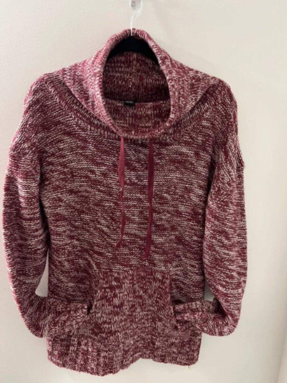 Red and White Knit Crewneck Sweater Pullover